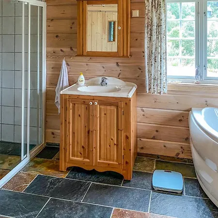 Semesterbostad Stunning In With Sauna Aseral